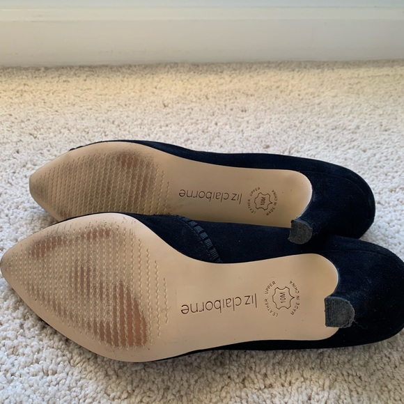 Black suede pumps - Picture 3 of 3